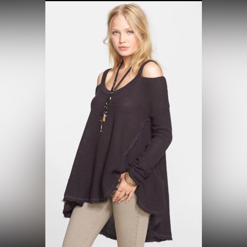 Free People Moonshine V neck Gray crochet Cold Shoulder Top Cut Out Charcoal